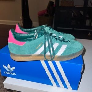 Adidas Gazelle Green & Pink Shoes Woman’s size 8